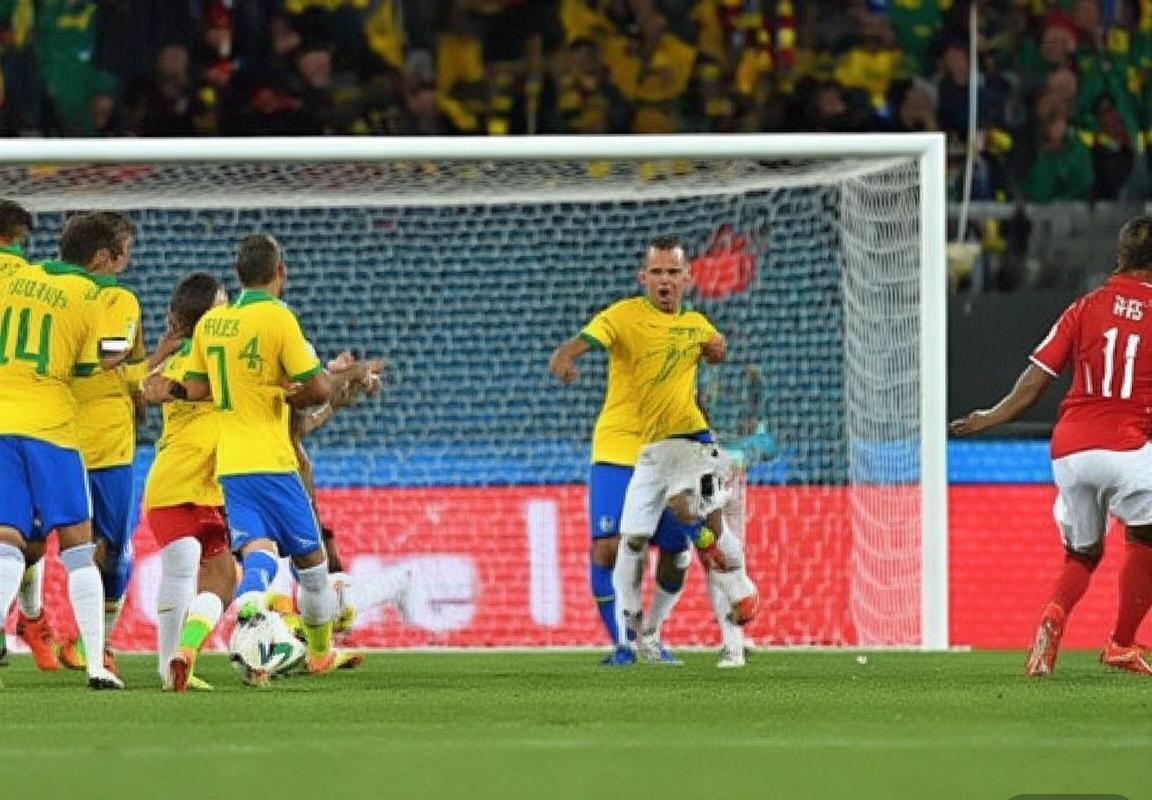 巴西VS瑞士：攻防对决，反击定胜负